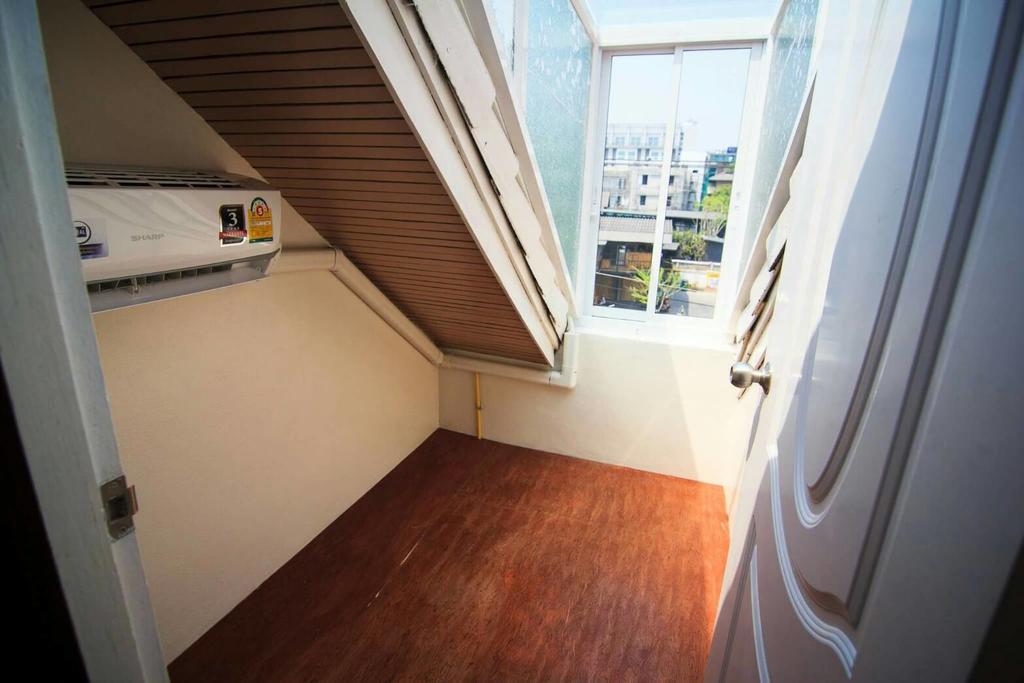 Serene Hostel Nimman เชียงใหม่ ภายนอก รูปภาพ