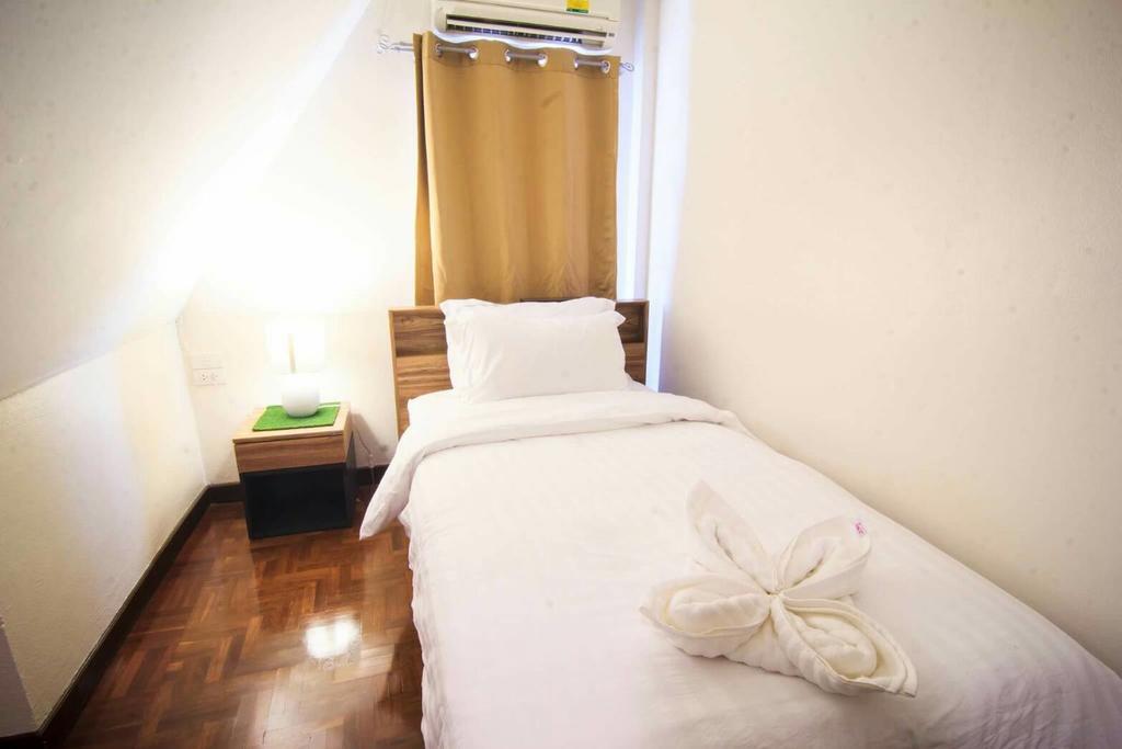 Serene Hostel Nimman เชียงใหม่ ภายนอก รูปภาพ
