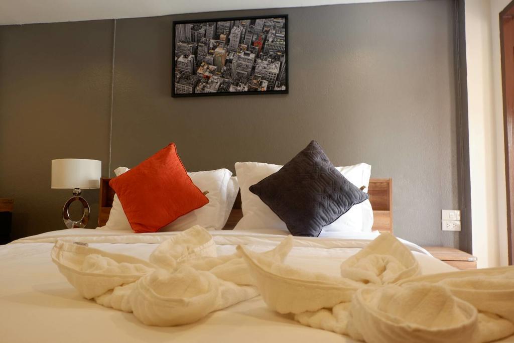Serene Hostel Nimman เชียงใหม่ ภายนอก รูปภาพ