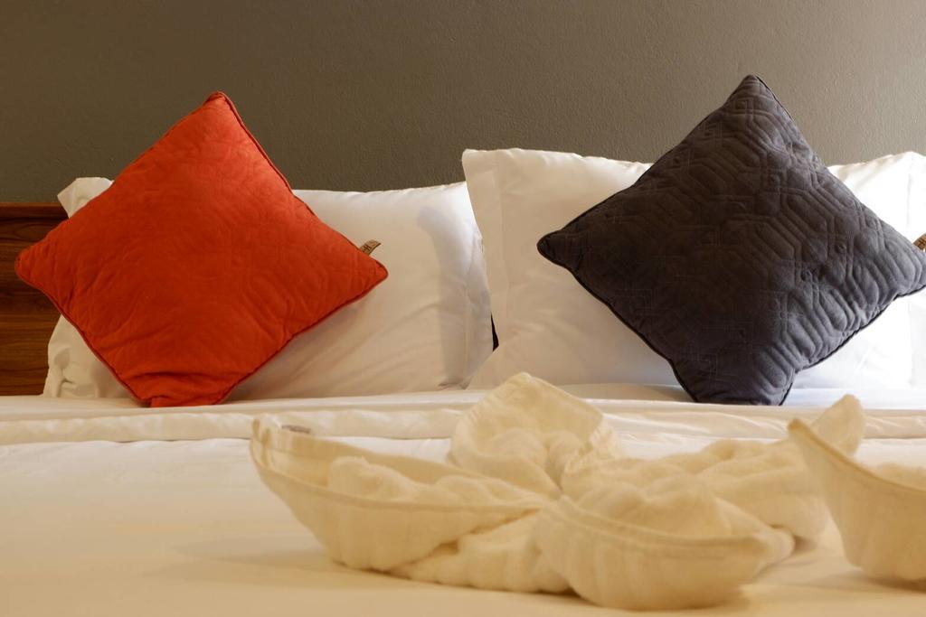 Serene Hostel Nimman เชียงใหม่ ภายนอก รูปภาพ