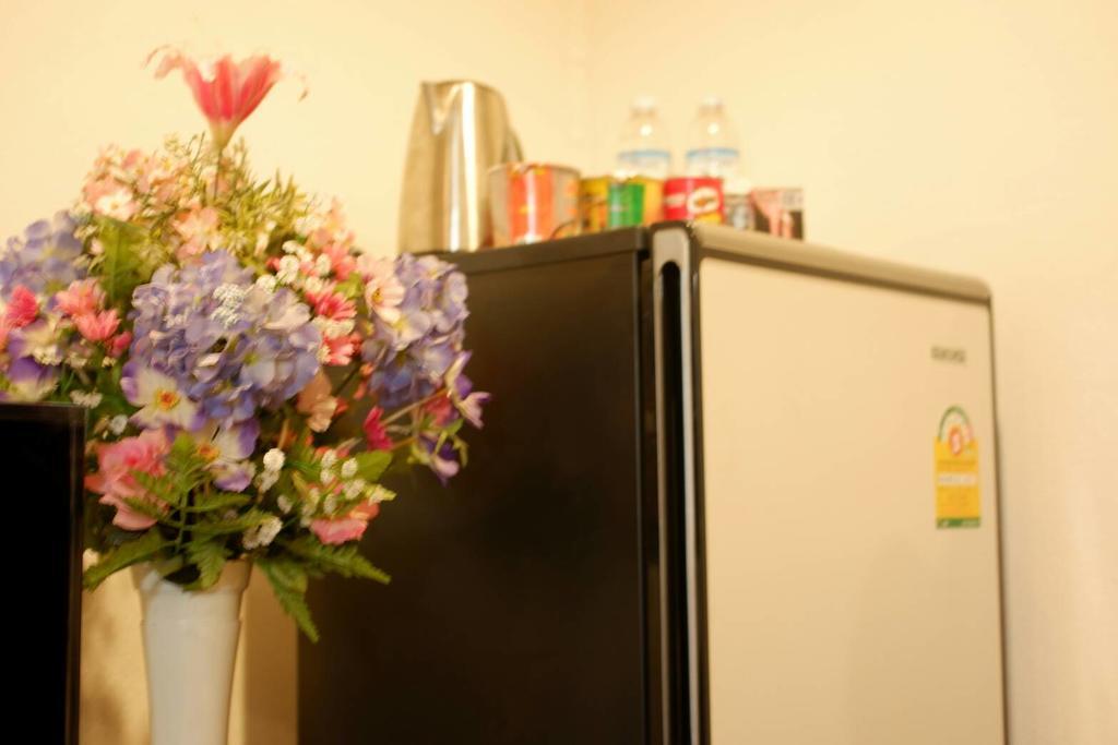 Serene Hostel Nimman เชียงใหม่ ภายนอก รูปภาพ